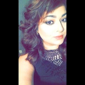 Meet your Posher, Yadira