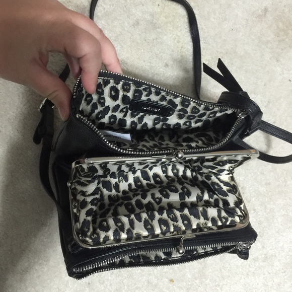 Cute Nine West purse - Picture 4 of 4