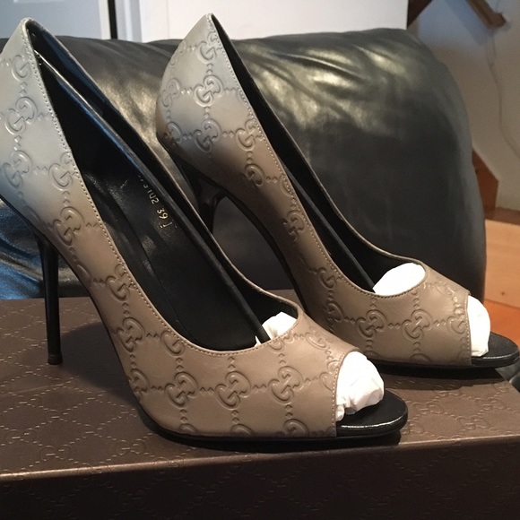 SOLD!!!! GUCCI GUCCISSIMA LEATHER PEEP TOE PUMP - Picture 1 of 4