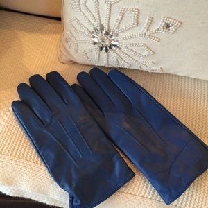 Royal blue leather gloves. Size M/L. Never worn.