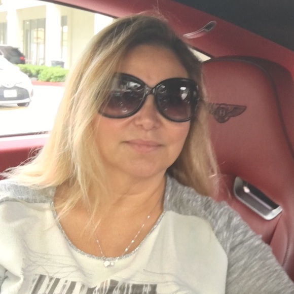 Meet your Posher, Rachel - Picture 2 of 2