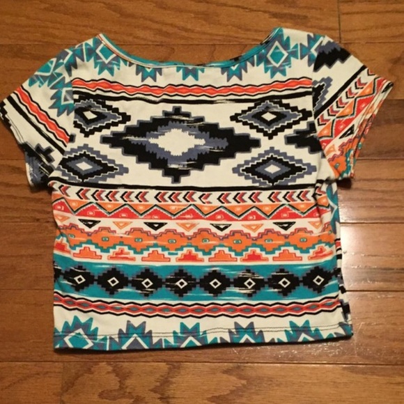 Patterned Crop Top - Picture 4 of 4