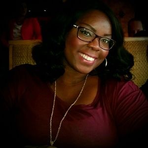 Meet your Posher, Stephanie