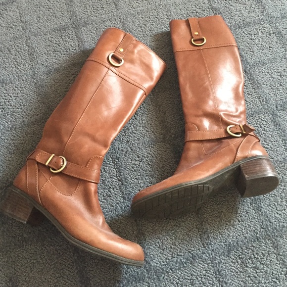 Brown leather size 7 tall boots