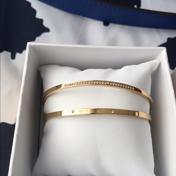 💯 Authentic Michael Kors Gold Cuff Set - Picture 2 of 2