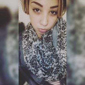 Meet your Posher, Kayla