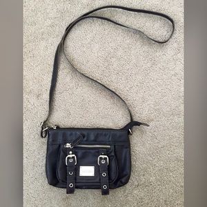 Kenneth Cole Purse like new condition!