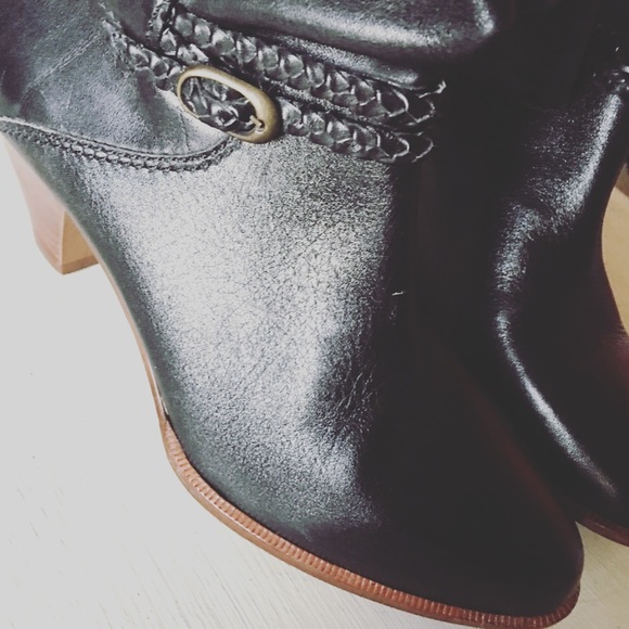 Catléia Shoes - Catléia Leather Boots