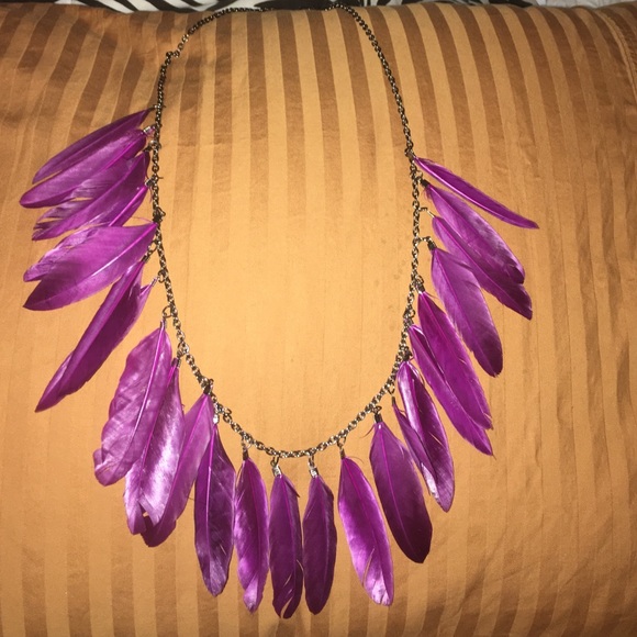 Purple feathers necklace