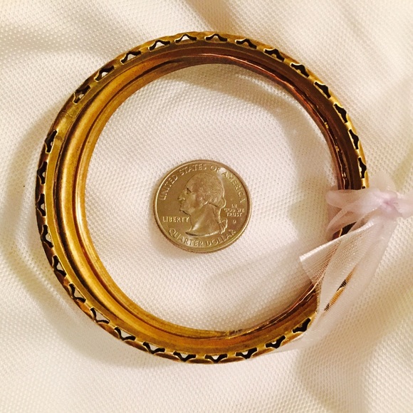 4 gold tone bracelets - Picture 4 of 4