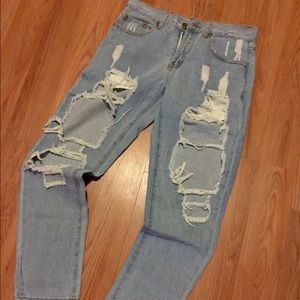 Boyfriend destroyed jeans medium