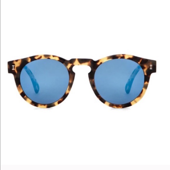 blue lense // tortoise frame
