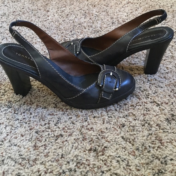 Tommy Hildiger Navy heels size 9 1/2