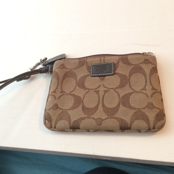 Authentic coach wristlet - Picture 2 of 4
