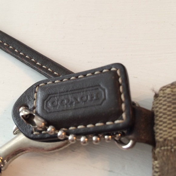 Authentic coach wristlet - Picture 4 of 4