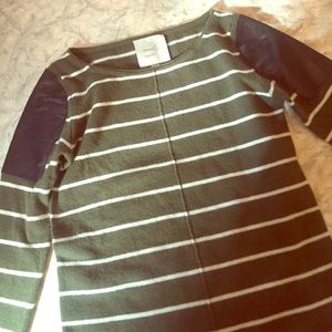 👋 Striped Sweater with Leather Shoulder Patches