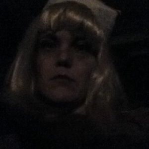 Meet your Posher, Mona