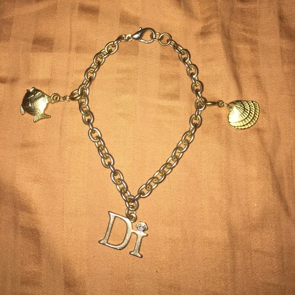 Charm bracelet