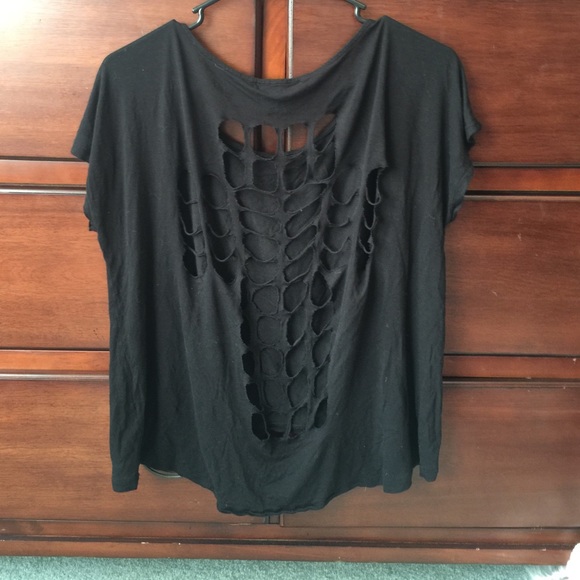 Cross Cutout Tee 💥