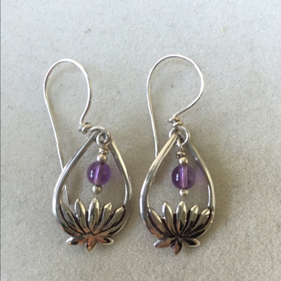 Sterling silver drop earrings w/amethyst