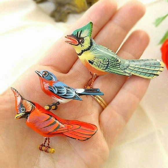 ISO- little wooden bird brooches! - Picture 2 of 2
