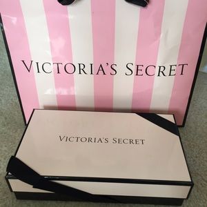NWT Victoria secret jewelry travel case
