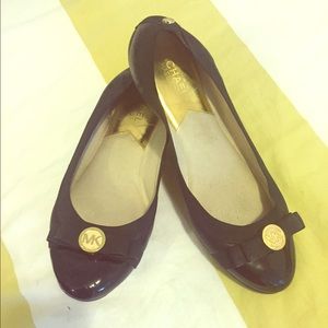 Mickael Kors black/gold flats ✨😻