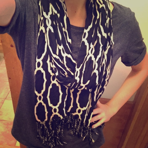 Beautiful, never worn Spartina scarf