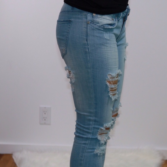 SOLD Ripped blue jeans๐ - Picture 3 of 4