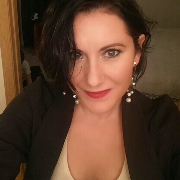 Meet your Posher, Monique - Picture 1 of 1