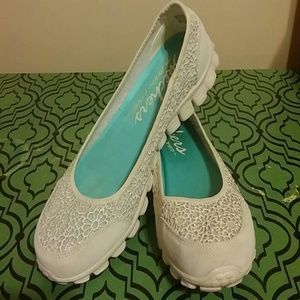 Skechers flats