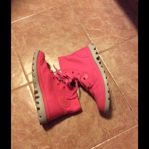 Palladium hot pink boot 6.5