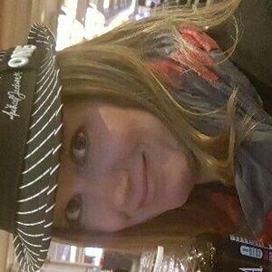 Meet your Posher, Elissa