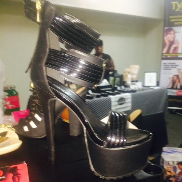 Open toe platform heels size 7.5