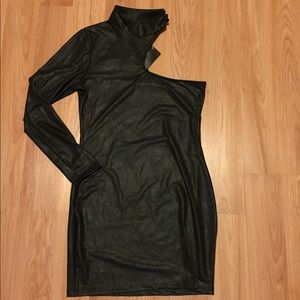 Dress size medium fits like a small