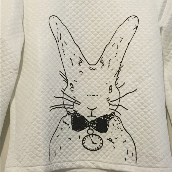 🎉HOST PICK!🎉 Cute white quilted rabbit sweater