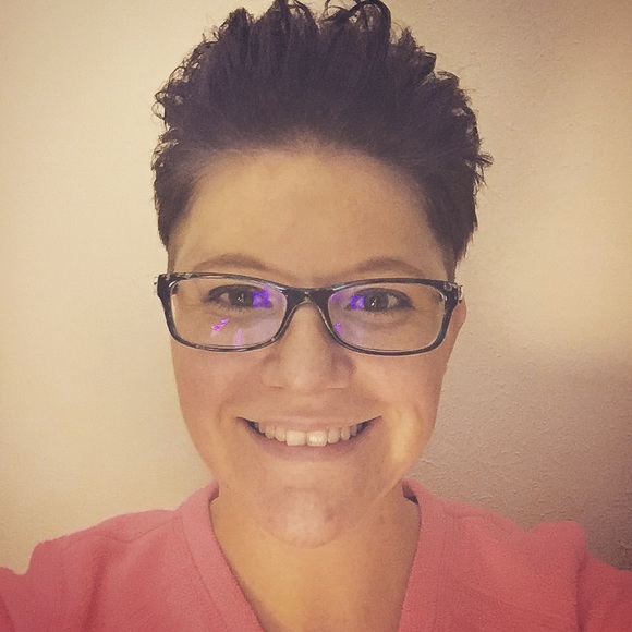 Meet your Posher, Jennifer - Picture 2 of 3