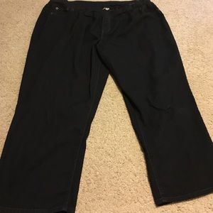 Black Avenue jeans. 30/32. Elastic waistband.