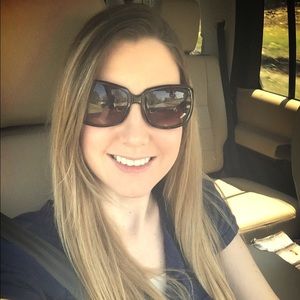 Meet your Posher, Carla