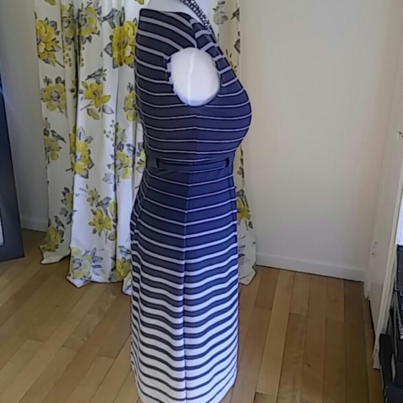 Work or Cocktail dress - Picture 2 of 3