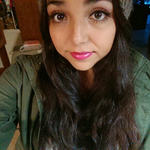 Meet your Posher, Rocio - Picture 1 of 1