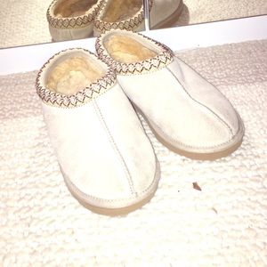 Ugg low cut slippers size 8
