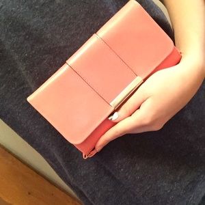 So Cute pink wristlet