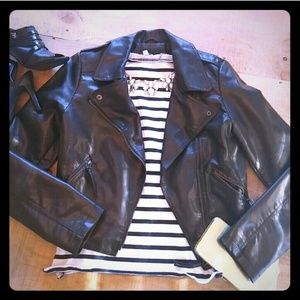 🎉Host Pick 🎉 Chic and Fab Faux leather jacket