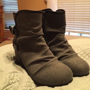 Gray and black booties *like new*