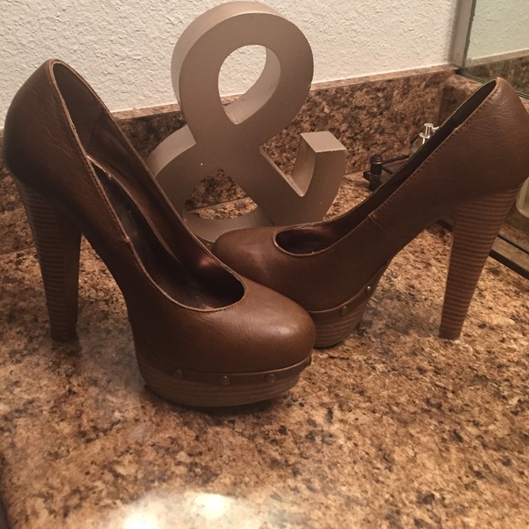 Beautiful Brown Pumps!