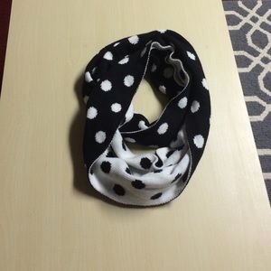 Reversible infinity scarf