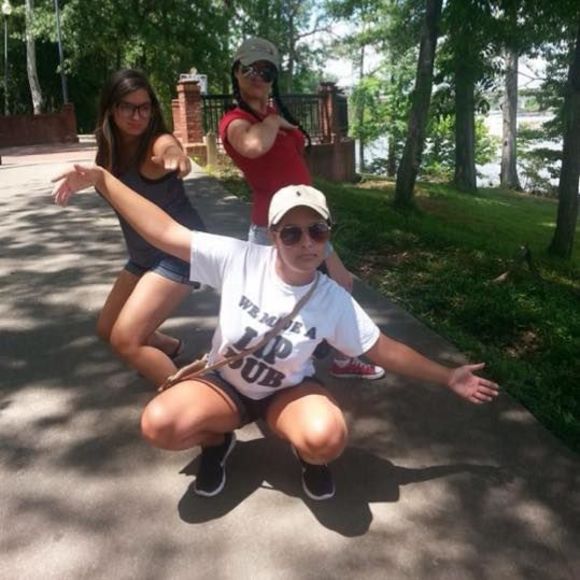 Meet your Posher, Dee - Picture 1 of 1