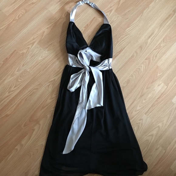 Halter nice dress💃🏻 - Picture 2 of 2