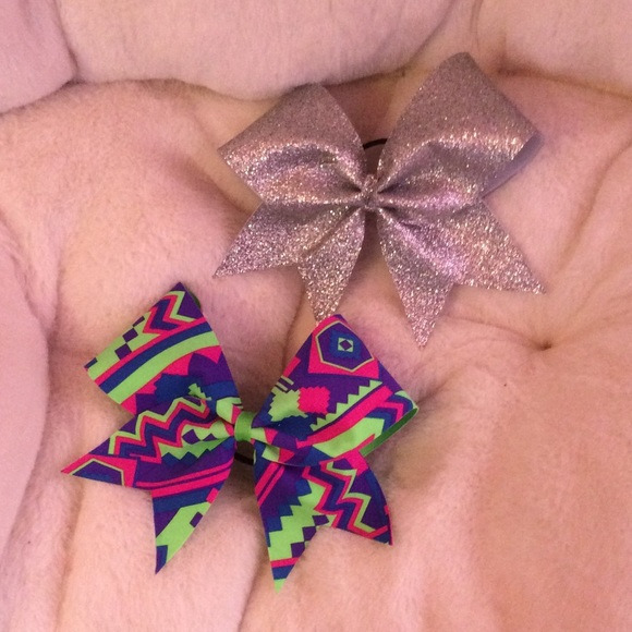 2 jojo Siwas bows from her brand fierce bows!